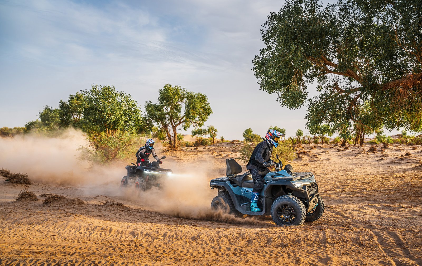 CFORCE 1000 TOURING — fotografia 1