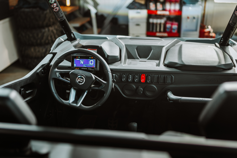 ZFORCE 950 SPORT — Arrumação superior