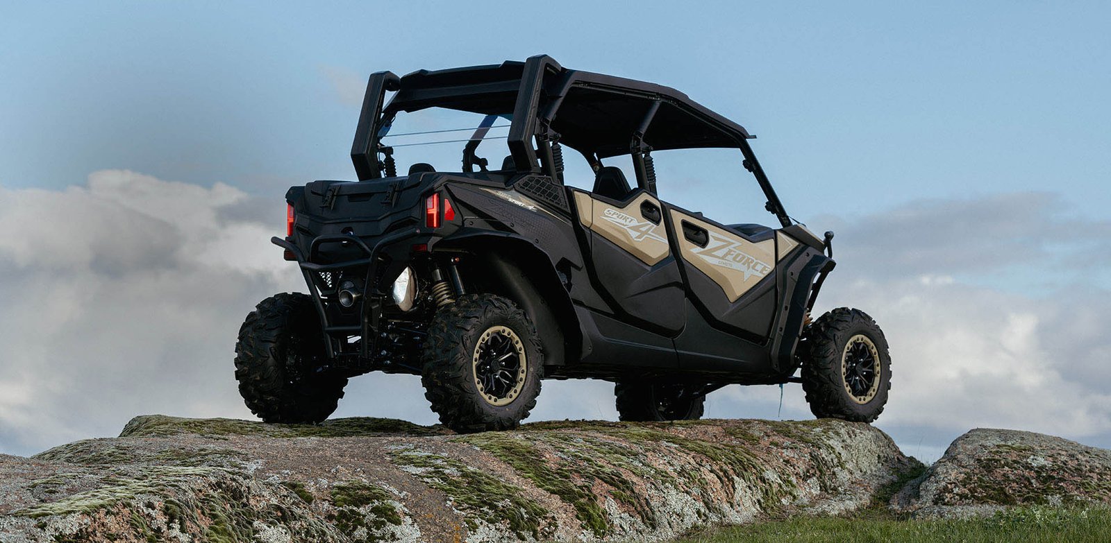 ZFORCE 950 SPORT-4 — Grande capacidade de arrumação