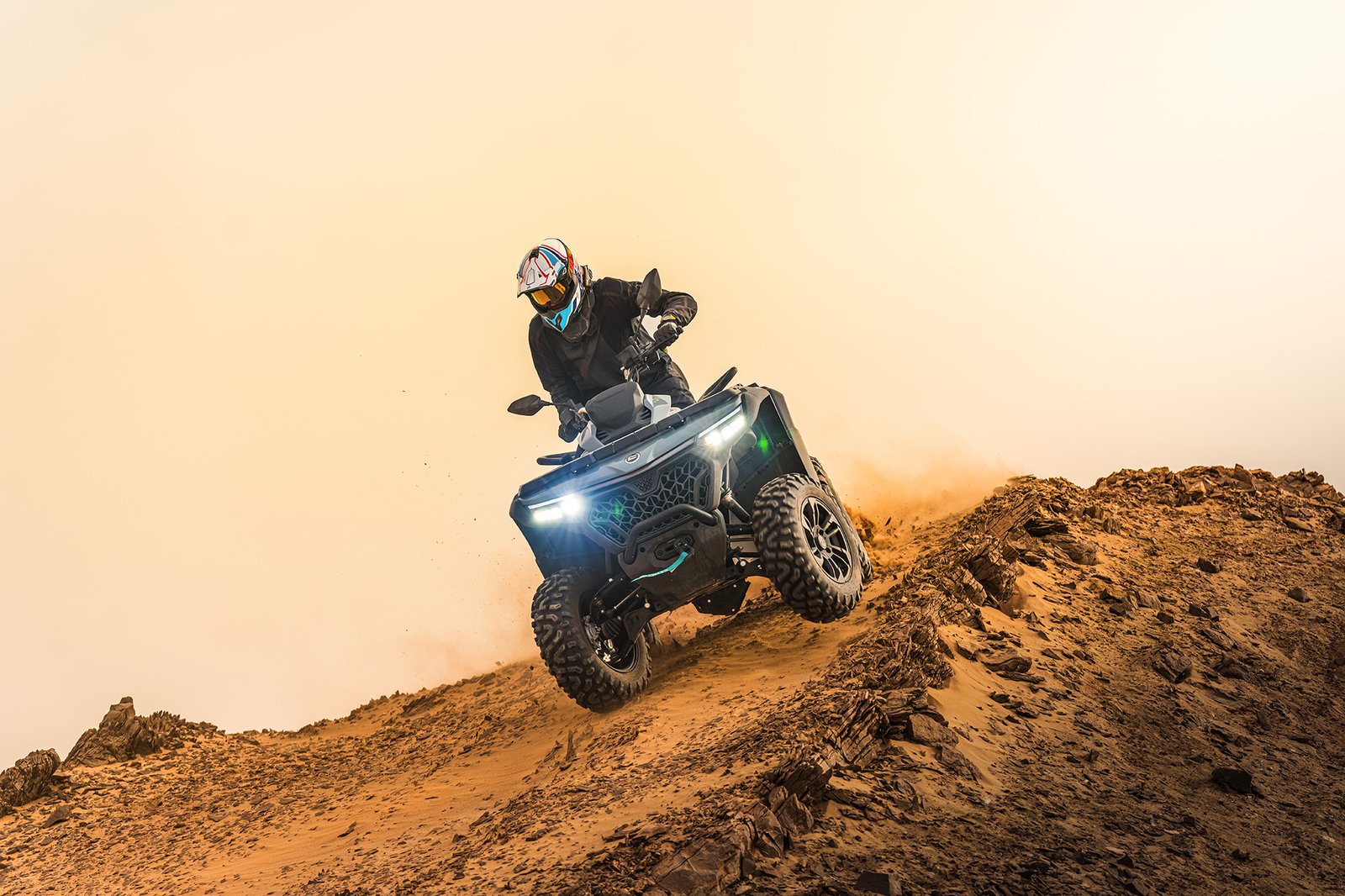 CFORCE 850 TOURING — fotografia 3