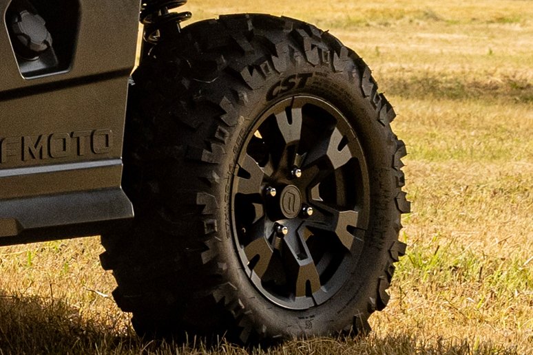 UFORCE 800 XL — Conforto em qualquer terreno