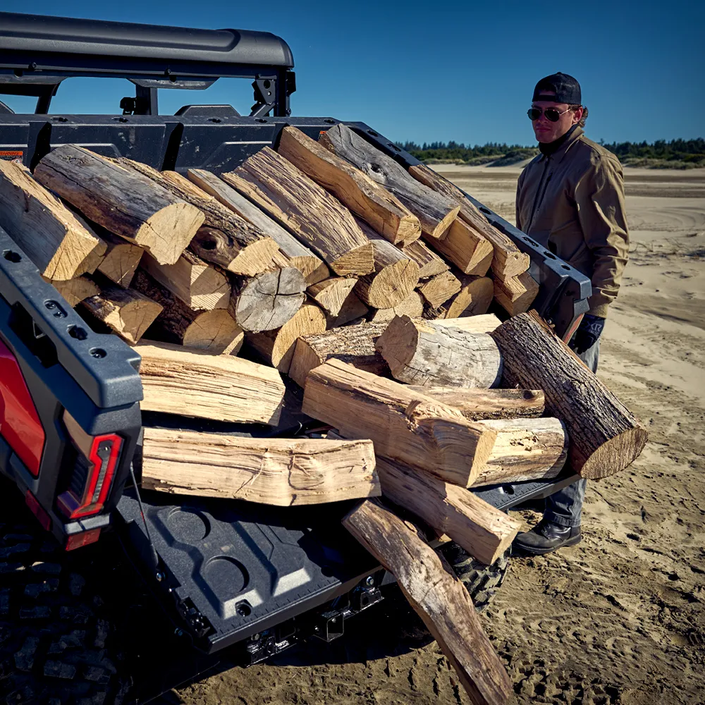 O CFMoto UForce U10 XL é um UTV utilitário de alto desempenho, com motor de 998 cc e 88 cv, ideal para trabalho pesado. Conta com cabine fechada, direção assistida, capacidade de carga de 575 kg e recursos premium como guincho, sistema de áudio e tela TFT.