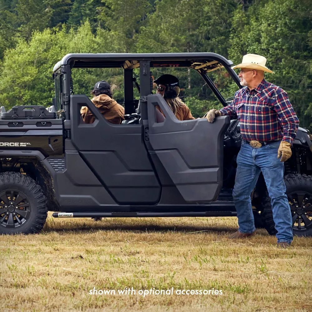 O CFMoto UForce U10 XL é um UTV utilitário de alto desempenho, com motor de 998 cc e 88 cv, ideal para trabalho pesado. Conta com cabine fechada, direção assistida, capacidade de carga de 575 kg e recursos premium como guincho, sistema de áudio e tela TFT.