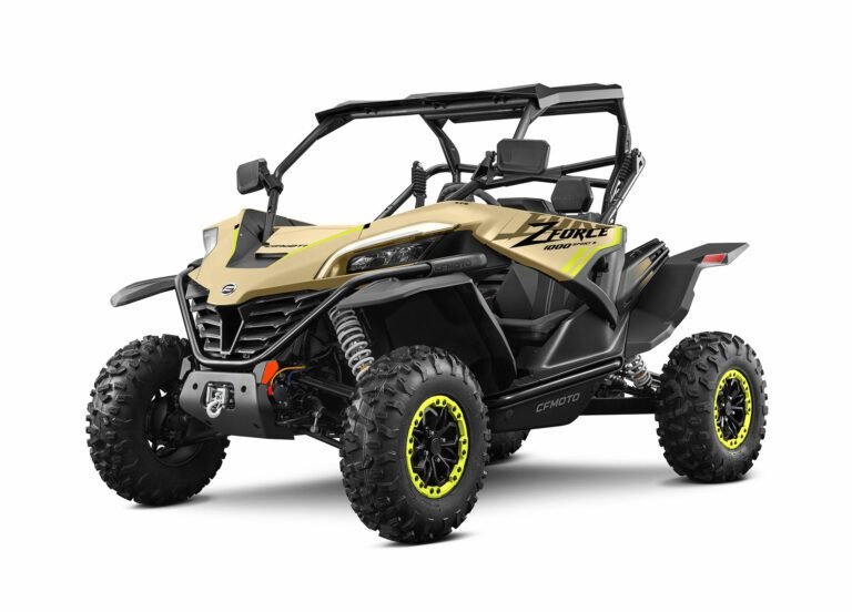 O CFMOTO ZFORCE 950 SPORT 4 na cor bege é um side-by-side (SSV) de alto desempenho, projetado para proporcionar aventuras off-road emocionantes com conforto para até quatro ocupantes. Este modelo combina potência, design moderno e recursos avançados, tornando-o uma escolha popular para entusiastas de atividades ao ar livre.