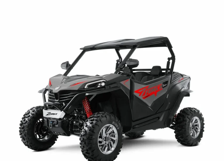 O CFMoto ZForce 950 Sport é um UTV de alto desempenho com motor V-Twin de 963 cc, 85 cv, suspensão independente e direção assistida, projetado para aventuras off-road com agilidade e conforto.
